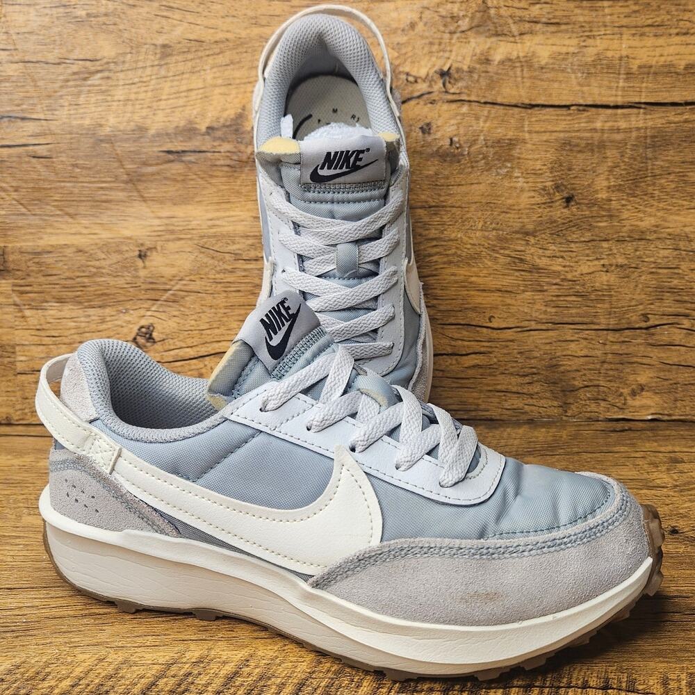 Nike Waffle Debut Light Pumice Womens size 6.5 Sneakers